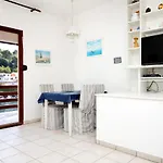 Apartament By The Sea Zavalatica, Korcula - 9285 *